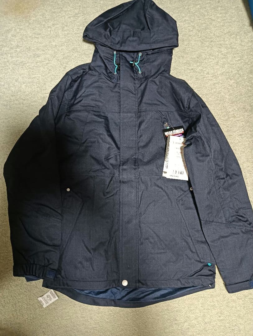 新品タグ付　スキーウェア上下セットＭサイズ