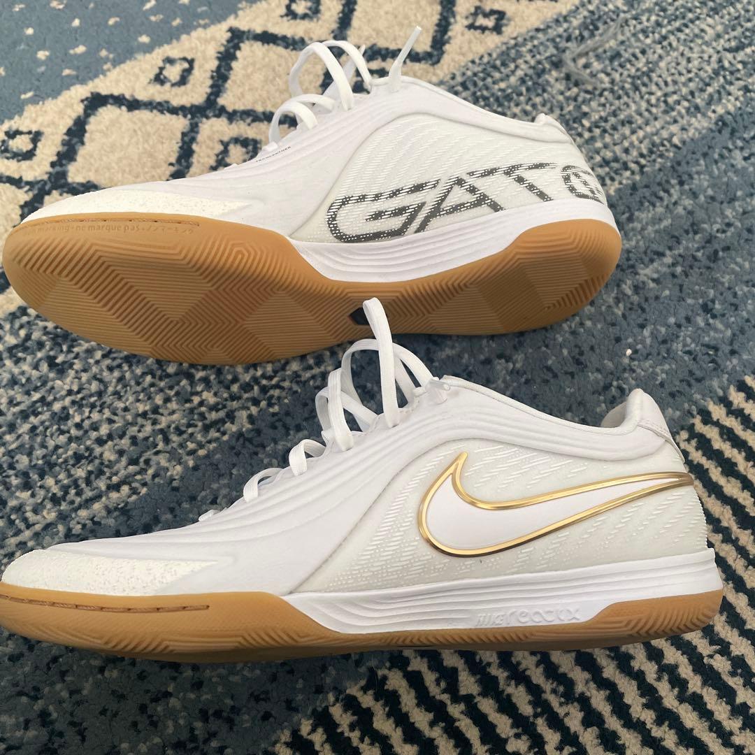 Nike GATO ホワイト フットサルシューズ