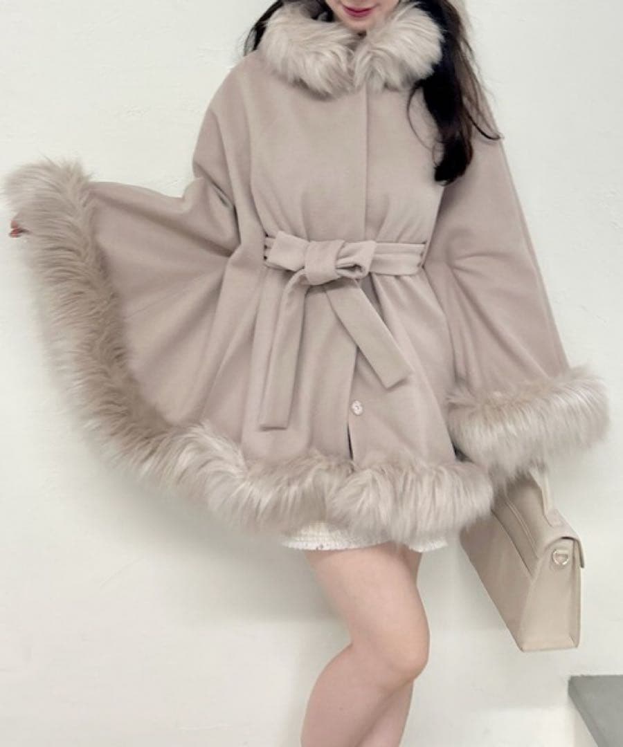 ZOZOTOWN限定　ロイヤルパーティー　ファーケープコート