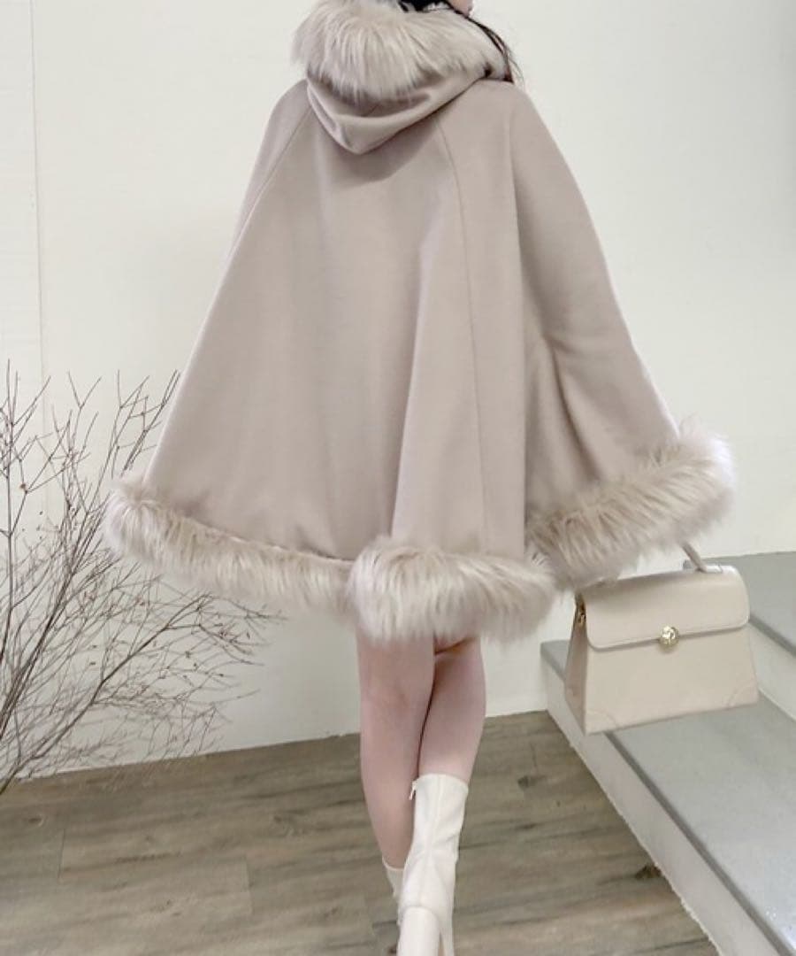 ZOZOTOWN限定　ロイヤルパーティー　ファーケープコート