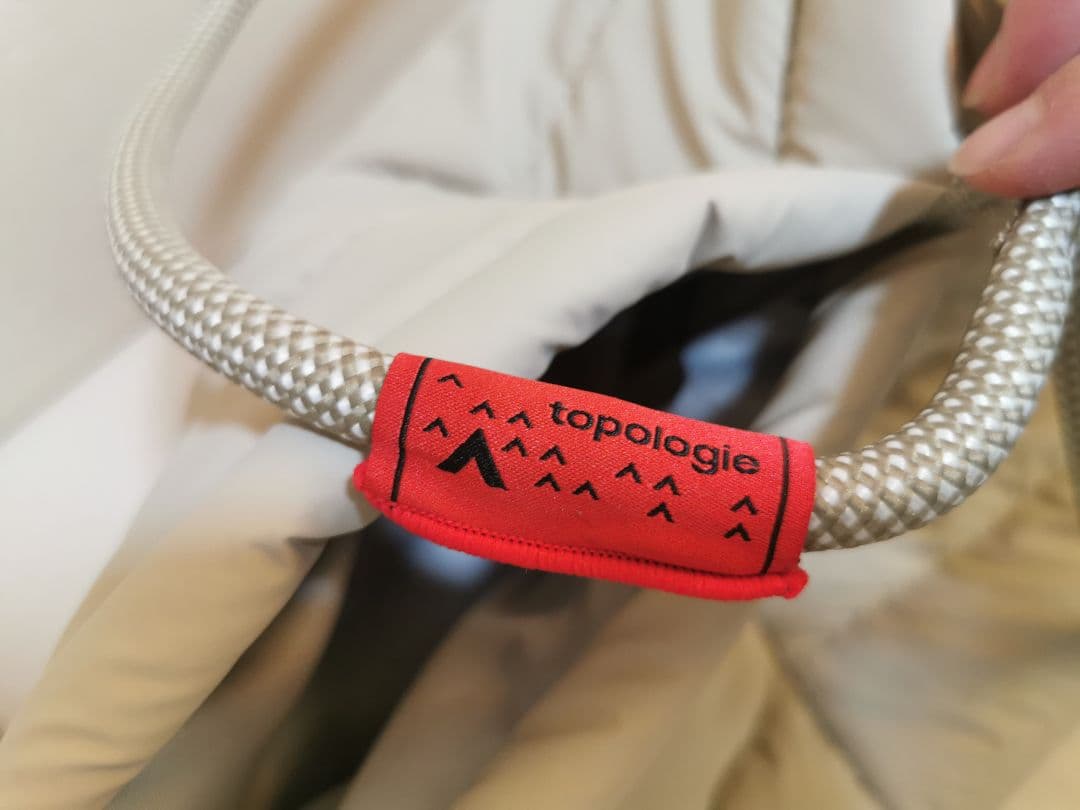 Topologie ライトグレークッショントート｜ロープハンドルの上質スタイル