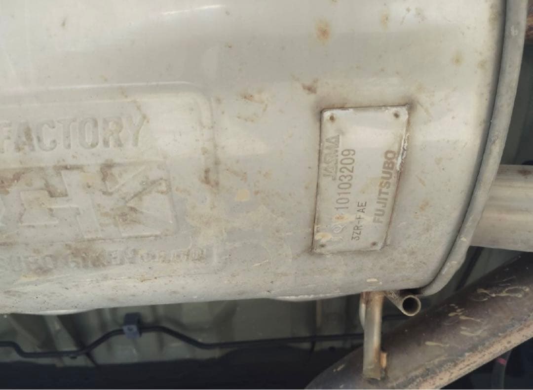 フジツボマフラー ZRR70 ノア ヴォクシー オーソライズR