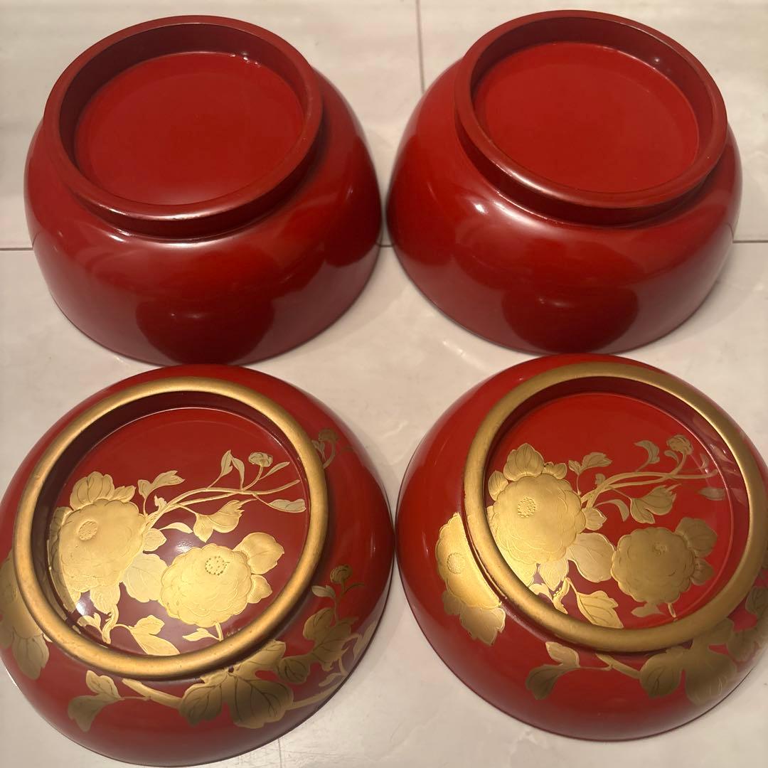 金彩がふんだんに使われたお花と蝶々が芸術的で絢爛豪華な木製輪島お椀2客