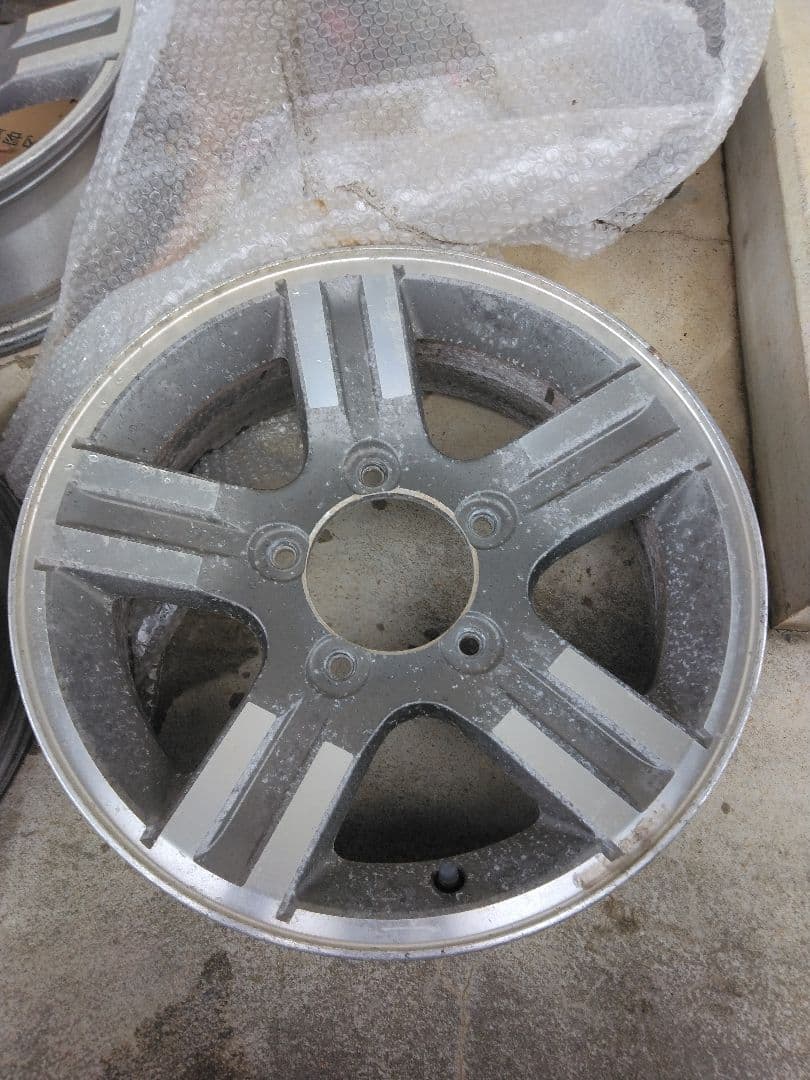 ジムニー23に使用16インチ アルミ製 5スポークホイール