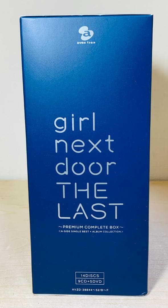 GIRL NEXT DOOR PREMIUM COMPLETE BOX サイン入
