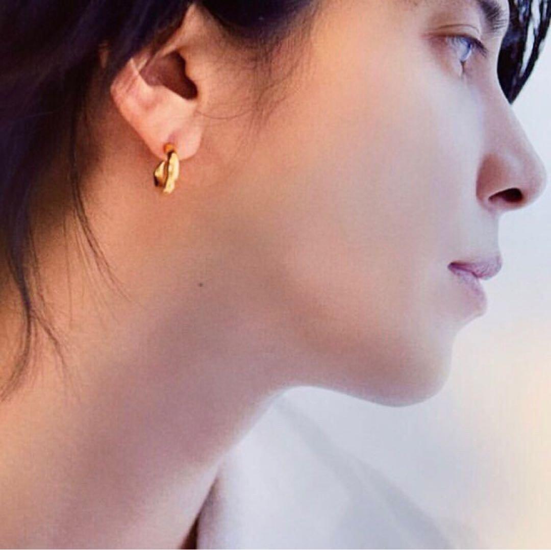 TRIANGLE YELLOW - トライアングル ピアス　片耳