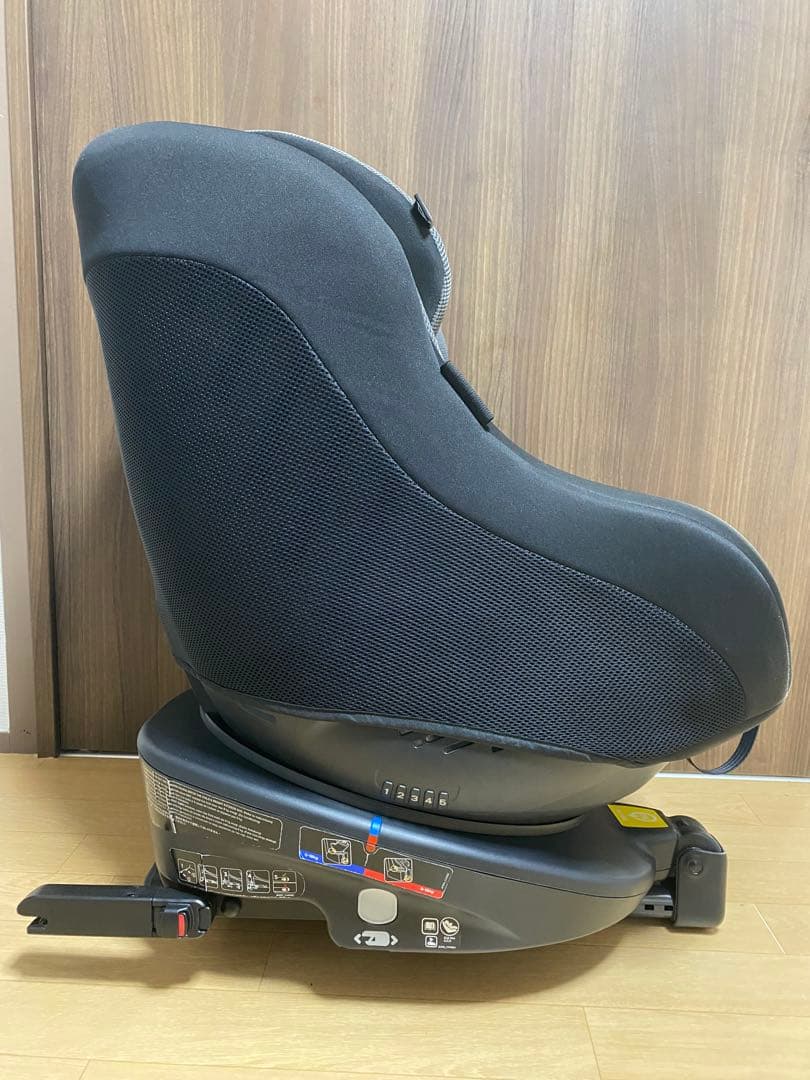 Joie 車用チャイルドシート　Ark360° ISOFIX ブラック