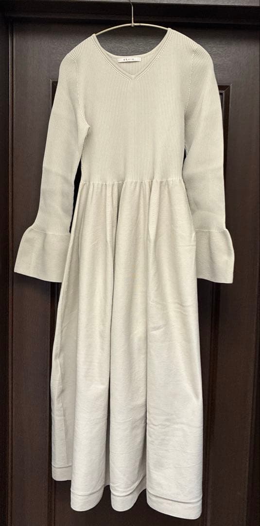 ゆこまま**　おまとめ ２点。新品。Stola. ワンピースとスカート