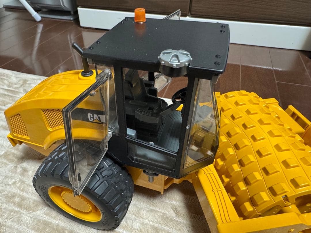 Bruder ブルーダー社　重機　CAT 振動ソイルコンパクター　ミニカー　模型