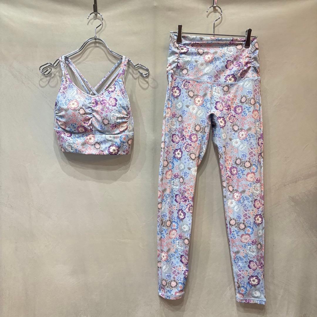 美品 SUKALA スカーラ エンブロイダリープリント ブラトップ&レギンス M