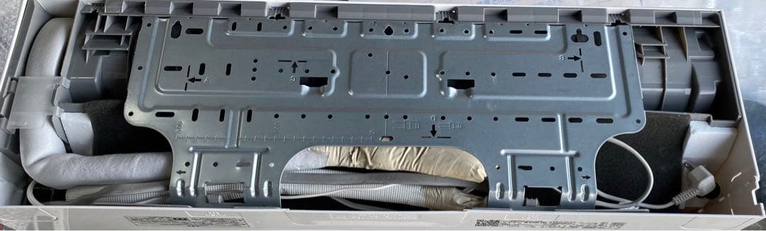 東芝　ルームエアコン　RAS-H251R 2021年製　100V 8畳