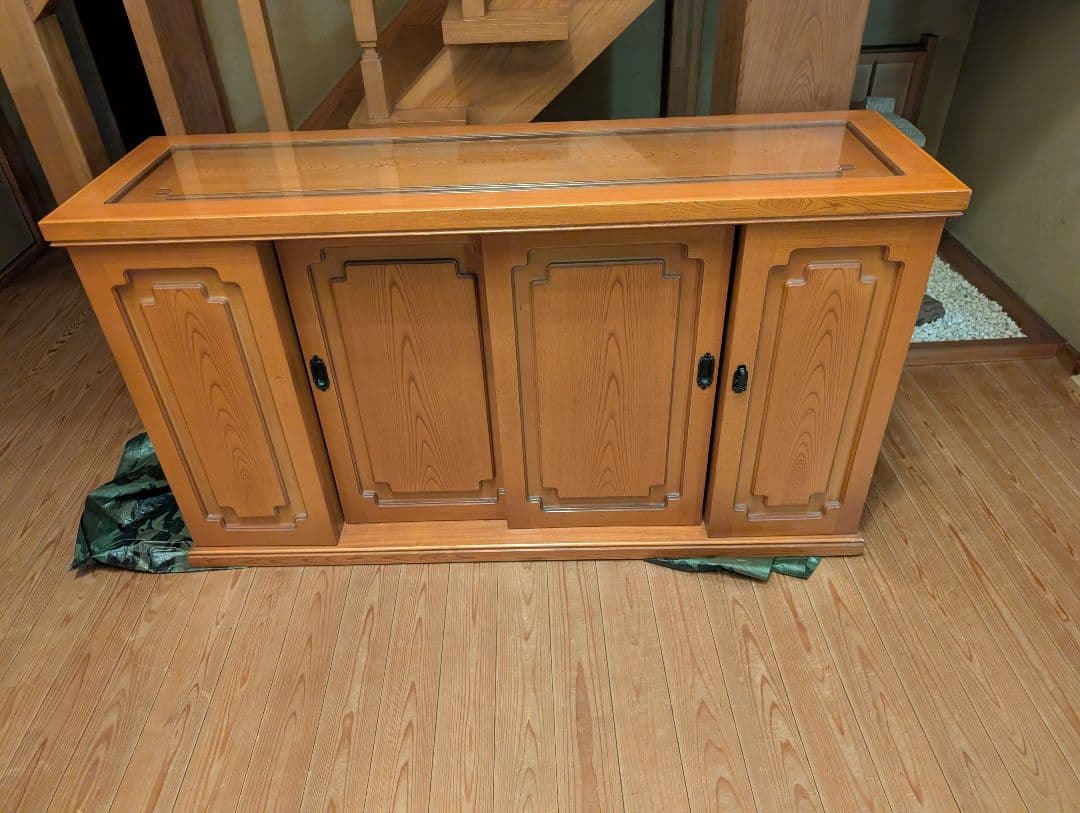 ビンテージ 昭和レトロ 木製三扉キャビネット ガラストップ付き