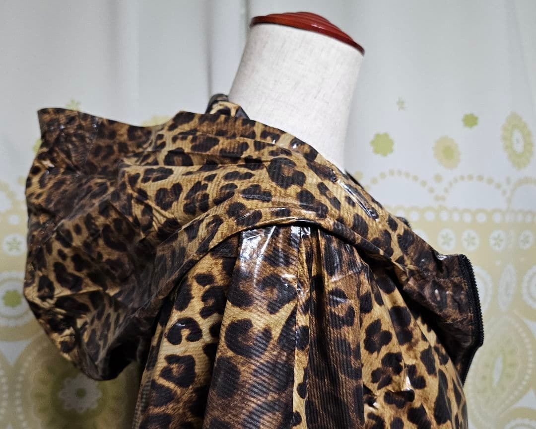 【新品】& ellecy アンドエルシー ゴールド レオパード ポンチョ