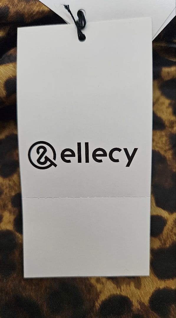 【新品】& ellecy アンドエルシー ゴールド レオパード ポンチョ
