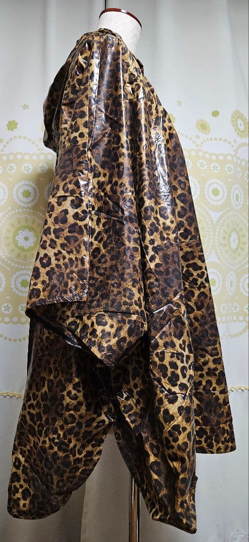 【新品】& ellecy アンドエルシー ゴールド レオパード ポンチョ
