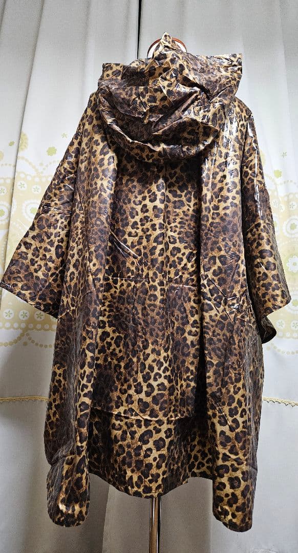 【新品】& ellecy アンドエルシー ゴールド レオパード ポンチョ