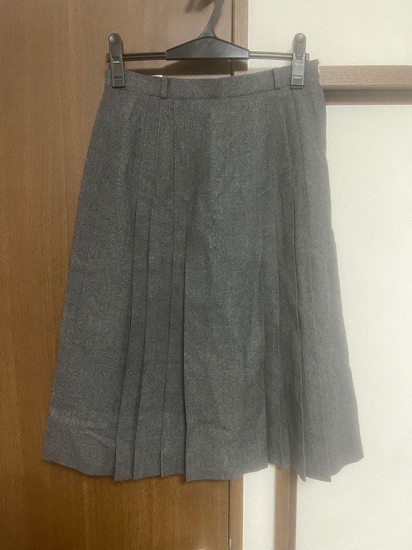 Burberryウール製グレーシングルブレストジャケット　スカートセット