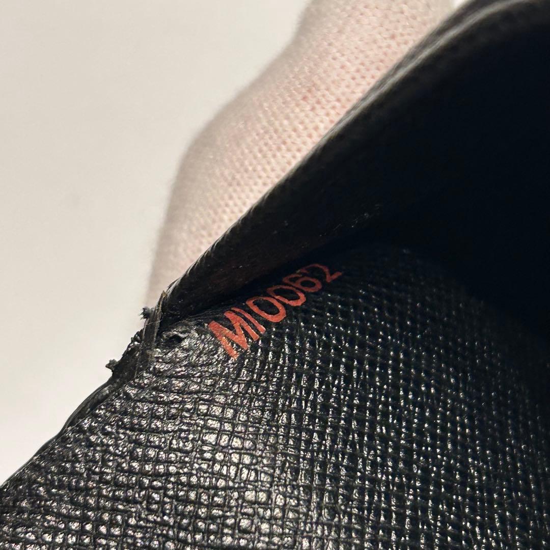 【極美品】ルイヴィトン エピ ポルトビエ コンパクト 二つ折り 財布 ブラック