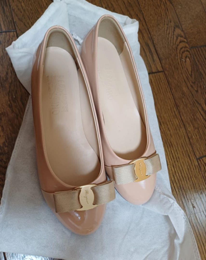 Ferragamoヴァラパンプス