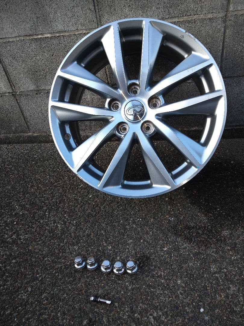 日産V37スカイライン純正17インチアルミホイール4本中2本セット①