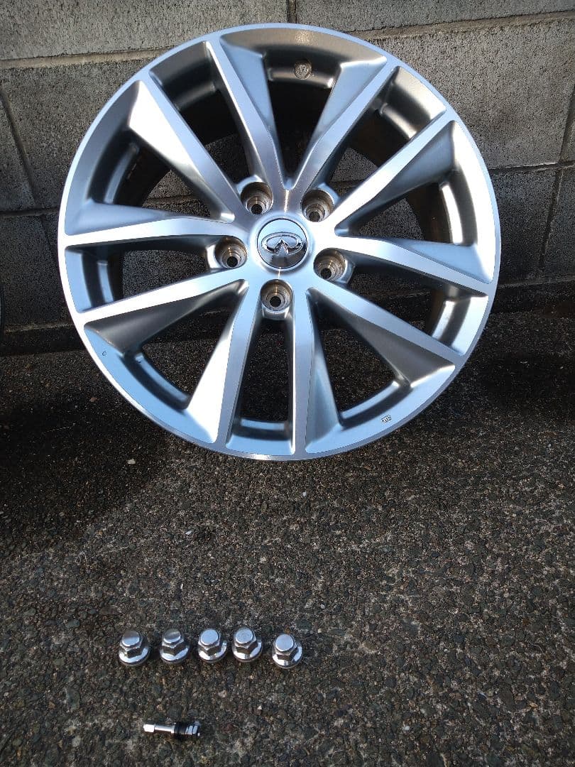 日産V37スカイライン純正17インチアルミホイール4本中2本セット①