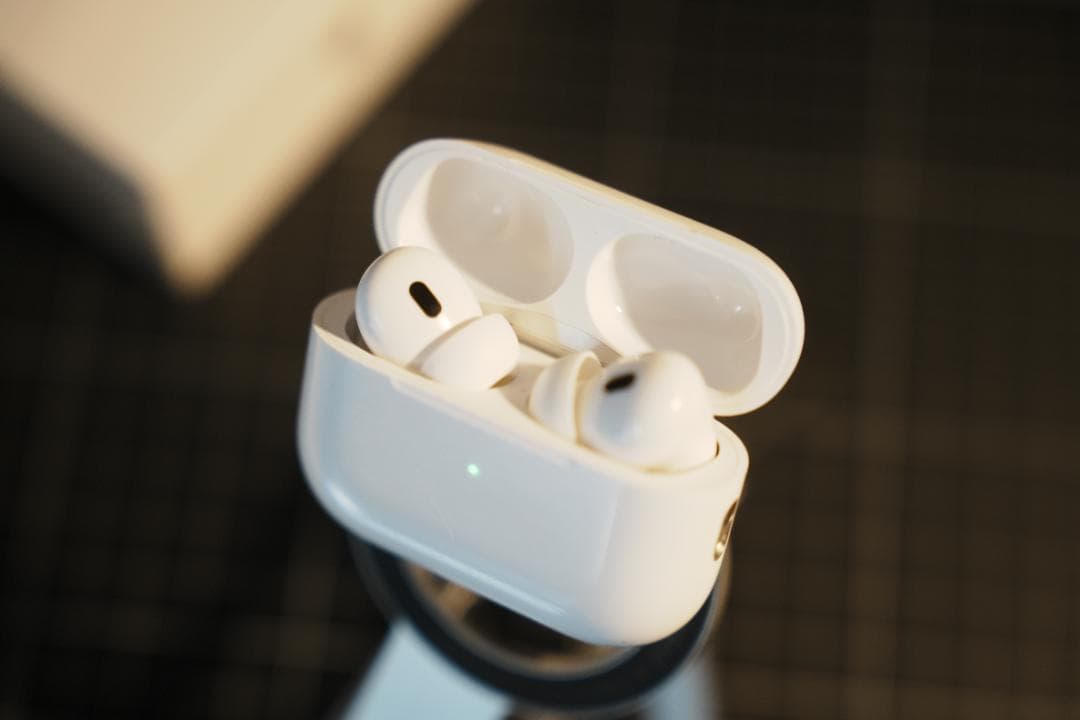 ガ*ビ様 AirPods Pro 第2世代 本体 付属品付き