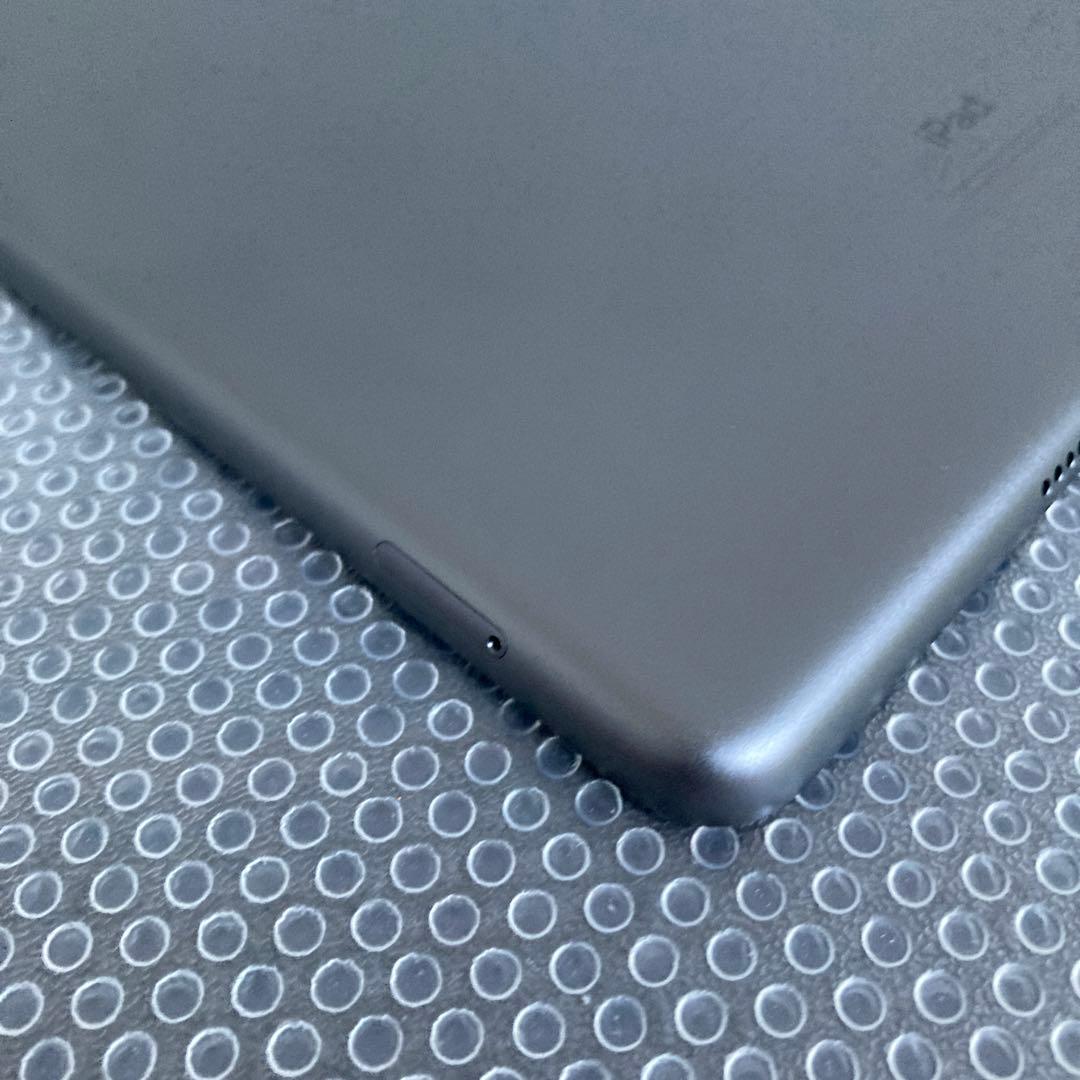 3787 電池最良好☆外観比較的美品☆iPad8第8世代32GB SIMフリー☆