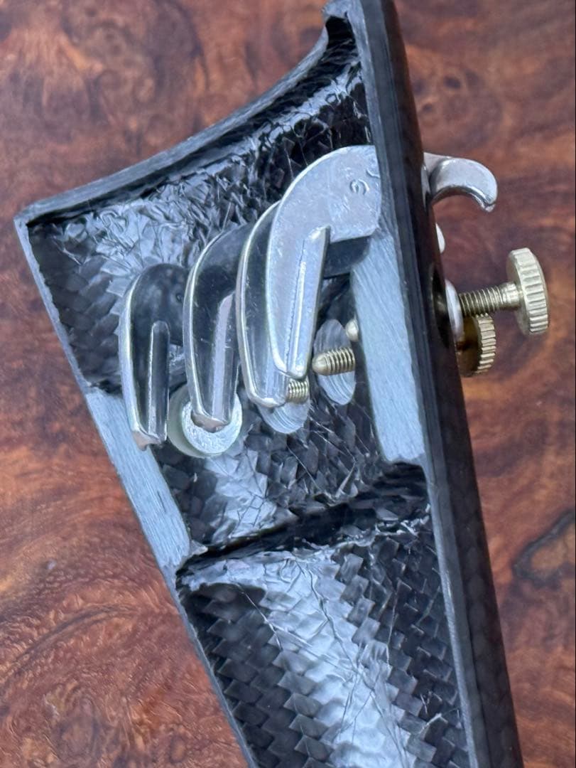 【新品】Herdim チェロ用カーボンテールピース #389001（1）