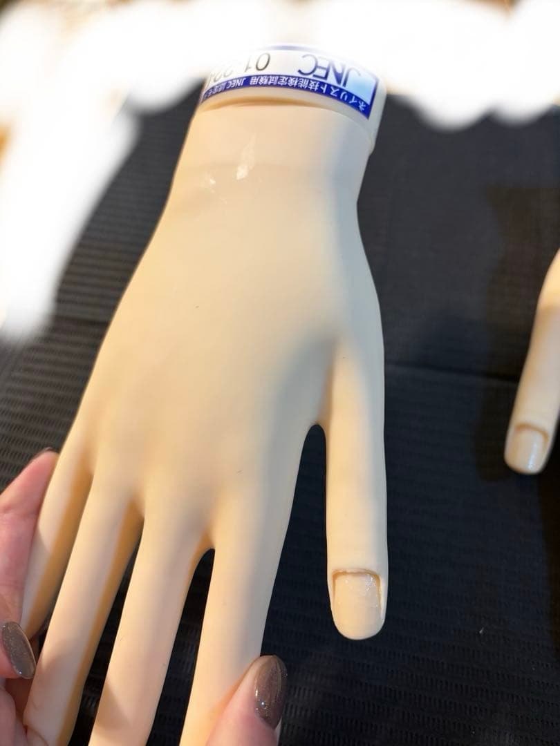【骨折なし・箱無し】JNEC認定モデルハンド 両面テープ付き