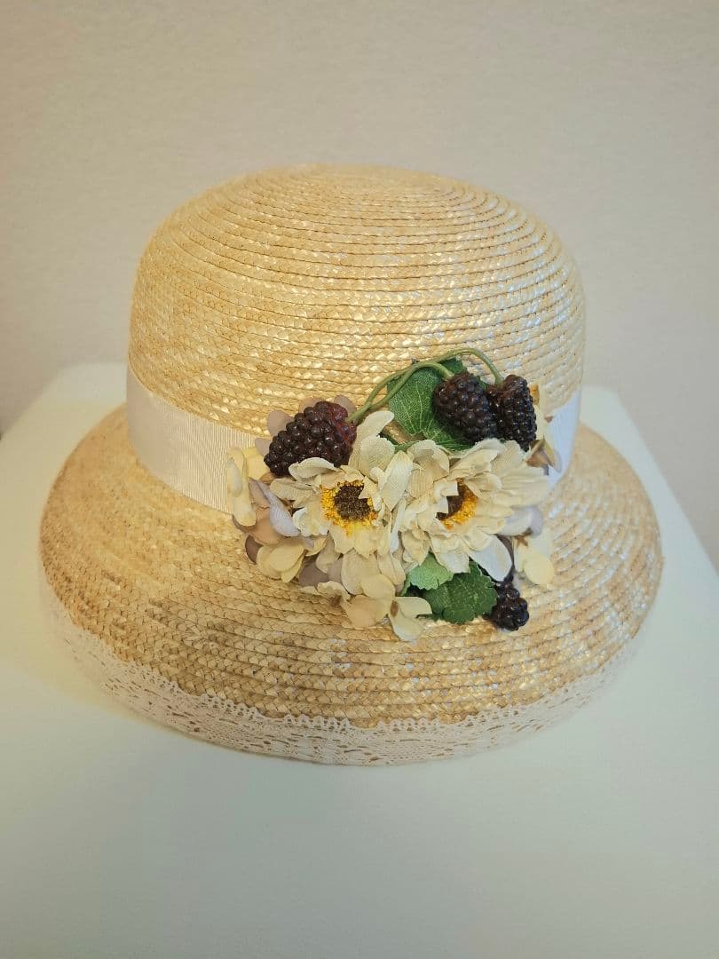 【美品】Innocent World　コサージュ付カサブランカハット　生成X生成