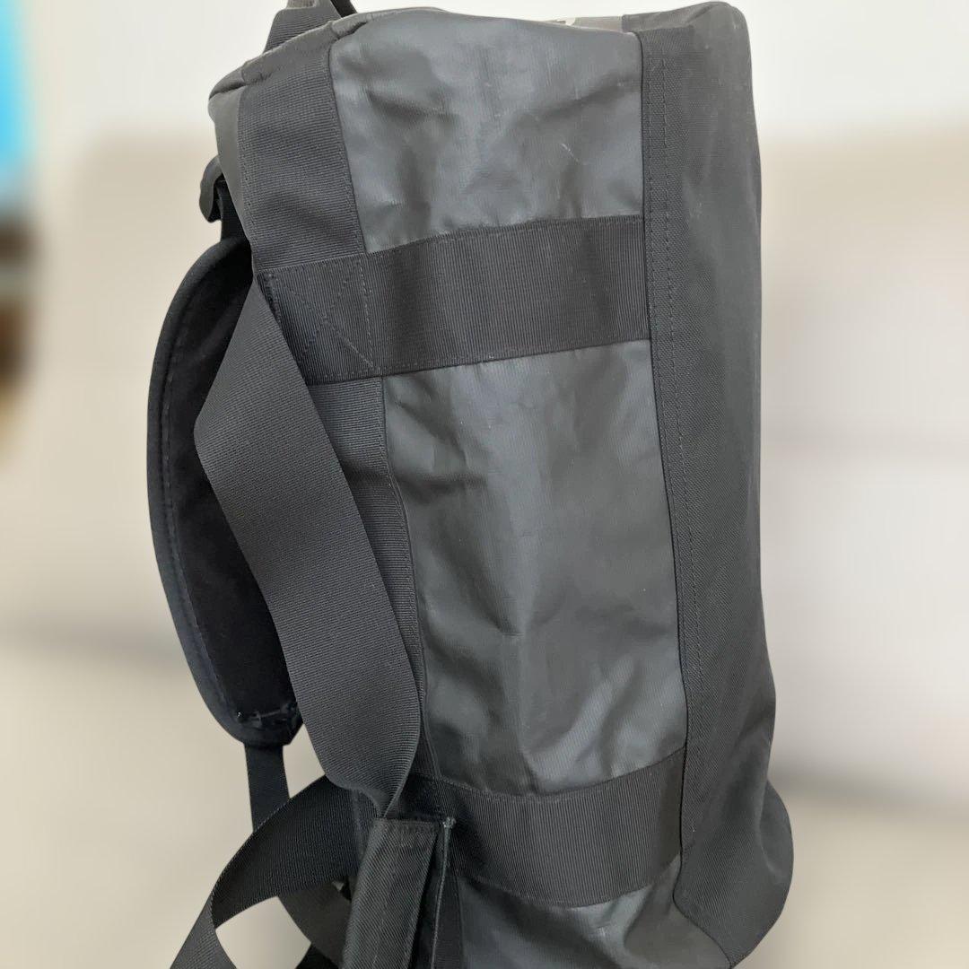 THE NORTH FACE ブラックドラムバッグ