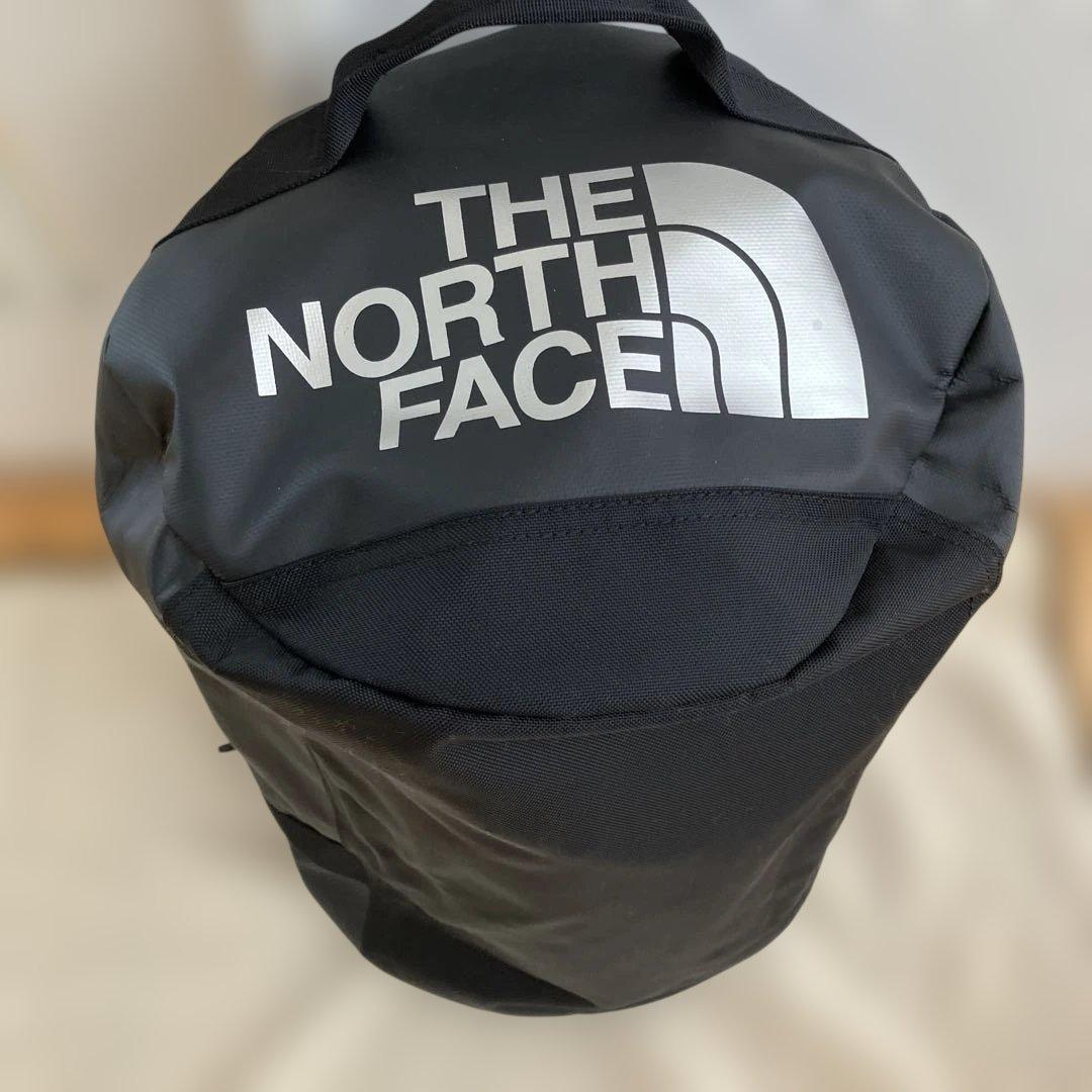 THE NORTH FACE ブラックドラムバッグ