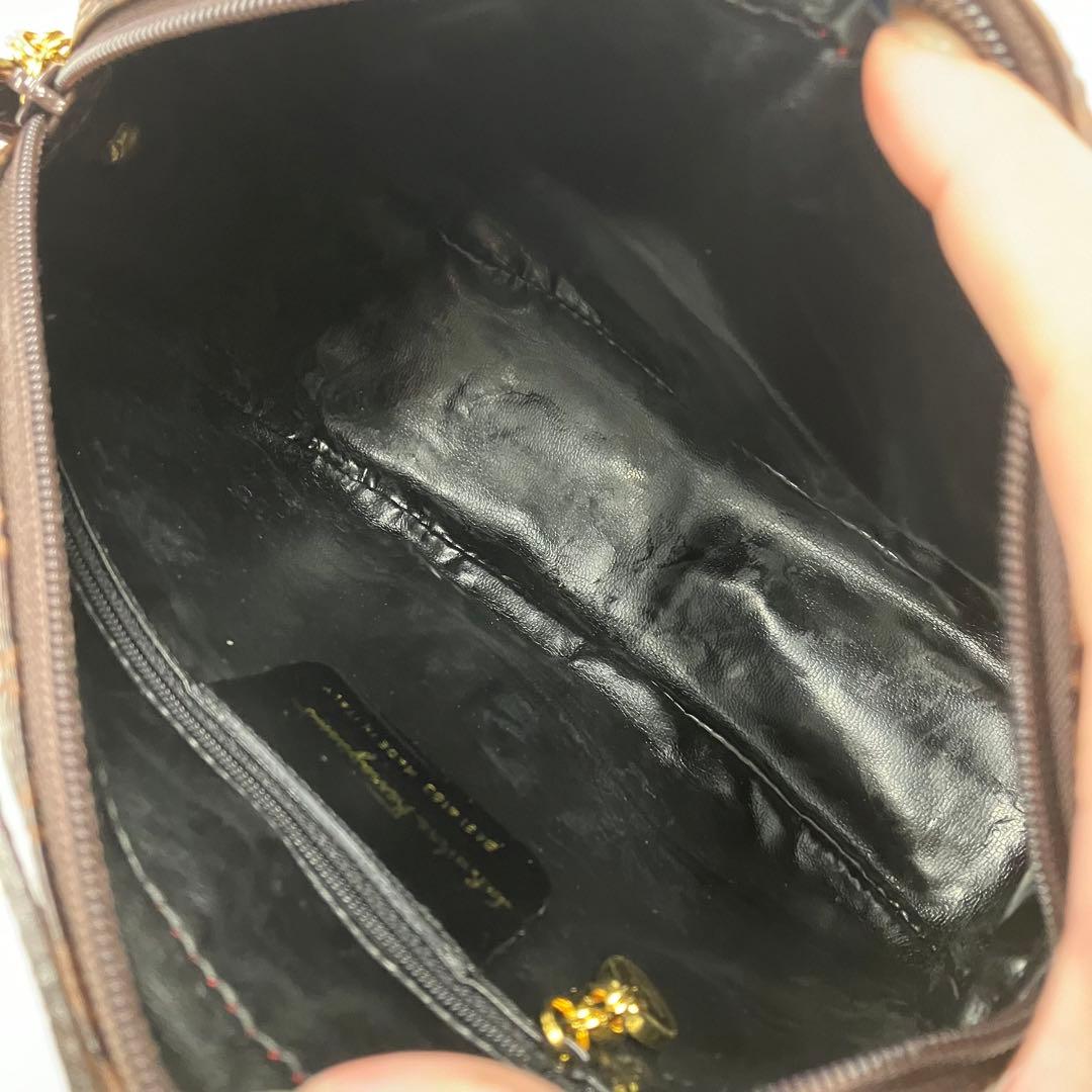 大人気☆フェラガモ☆ショルダーバッグ☆ヴァラリボン☆クロコ型押し☆革☆ブラウン！