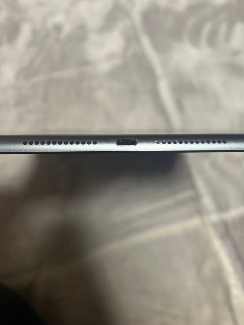 【美品】iPad (第７世代) Wi-Fi 32GB スペースグレイ