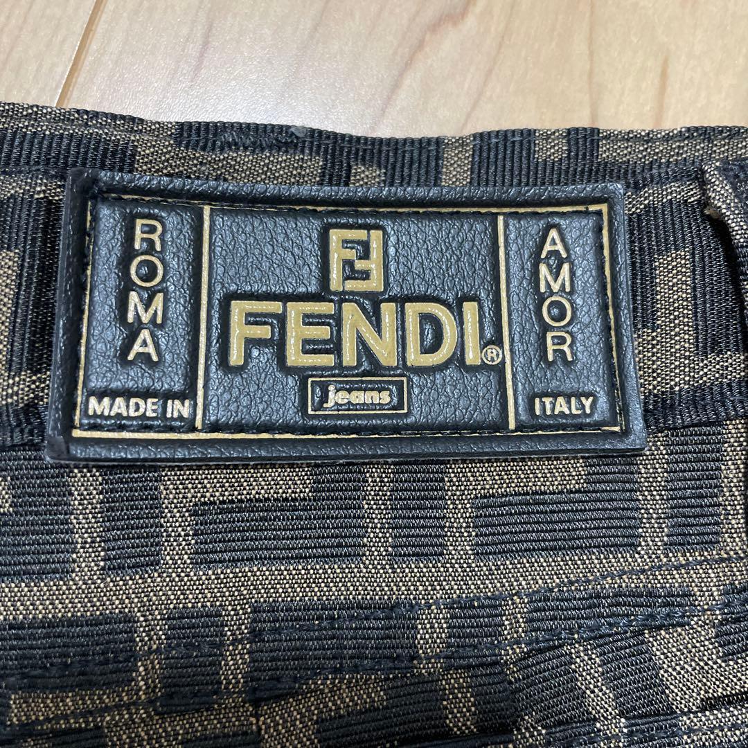 FENDI FFロゴデニムショートパンツ