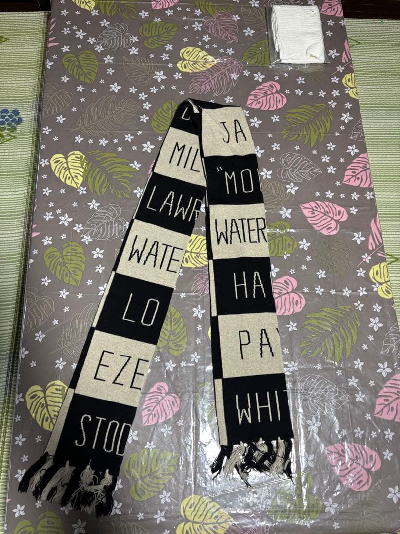 グラッドハンド　マフラー