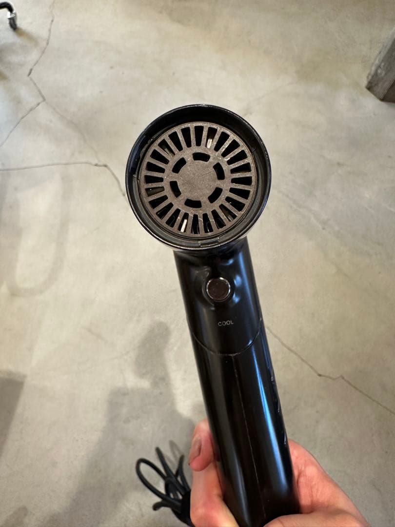 軽くて早く乾く！KINUTO PRO ブラックヘアドライヤー！