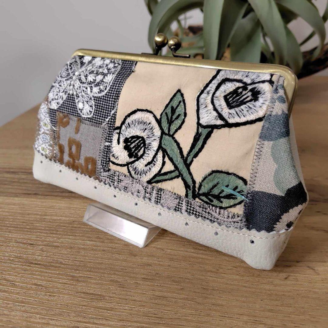 S*E様 ①ミナペルホネン/swing camelliaスィングカメリア/がま口