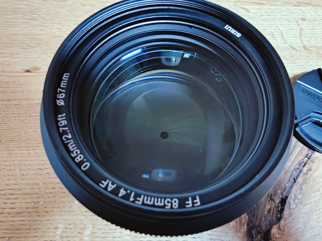 SIRUI 85mm F1.4 Eマウント用【ブラックミスト・UVフィルター付】
