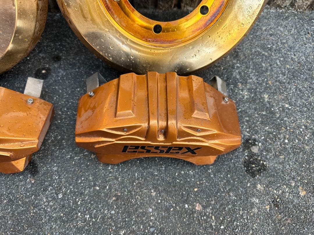 ES 200系ハイエース キャリパーカバーVer.II ゴールド