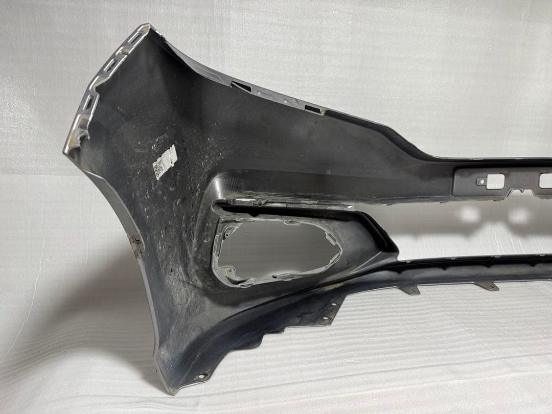 【要補修】ホンダ フィット GK3 純正 フロントバンパー NH830M 中古