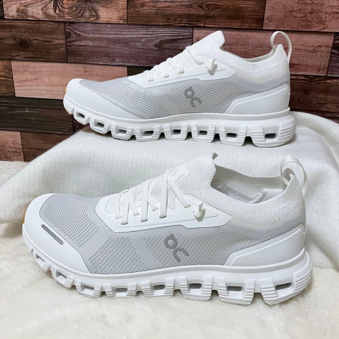 未使用級 on スニーカー Cloud 6 Versa ホワイト 23.5 靴