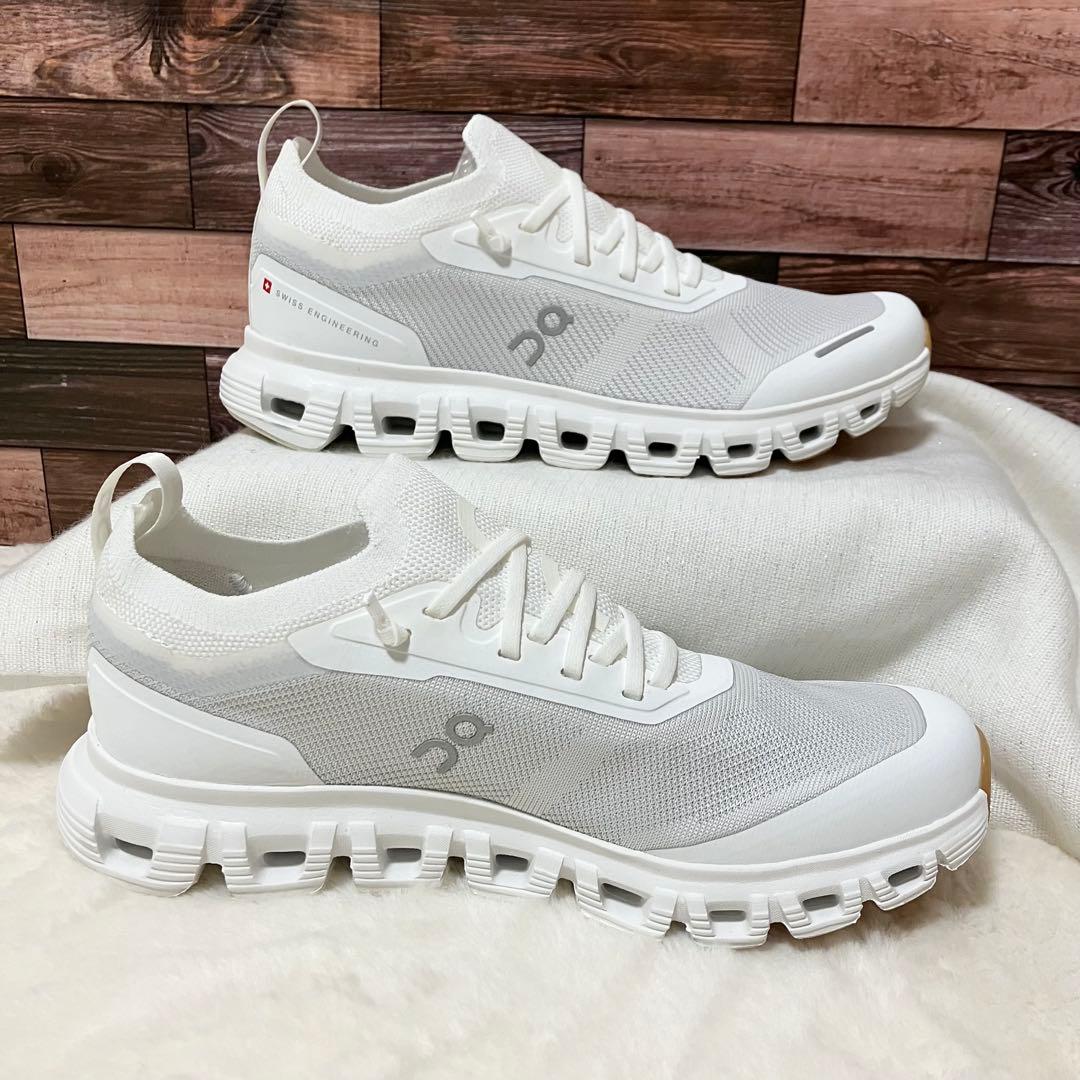 未使用級 on スニーカー Cloud 6 Versa ホワイト 23.5 靴