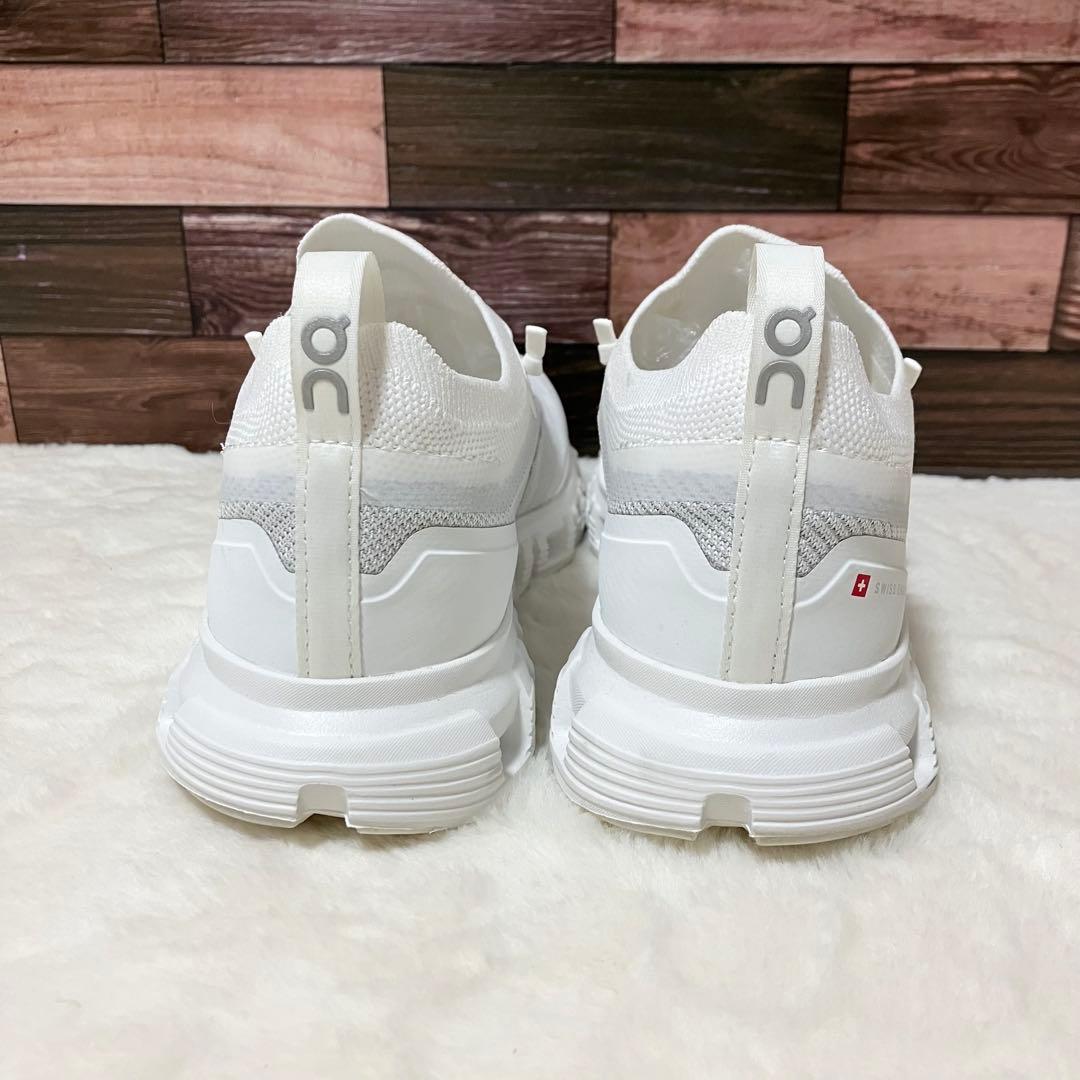 未使用級 on スニーカー Cloud 6 Versa ホワイト 23.5 靴