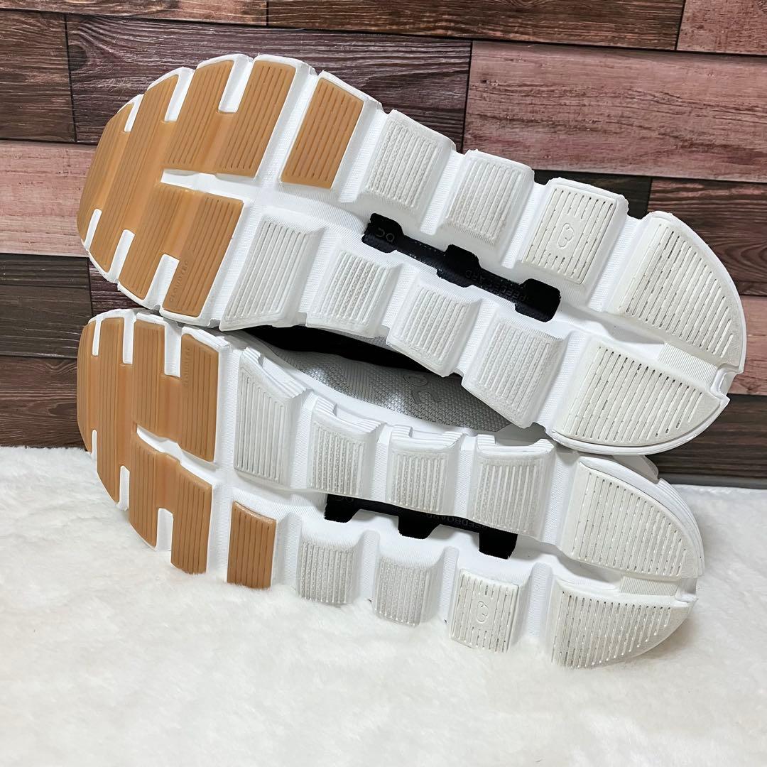 未使用級 on スニーカー Cloud 6 Versa ホワイト 23.5 靴