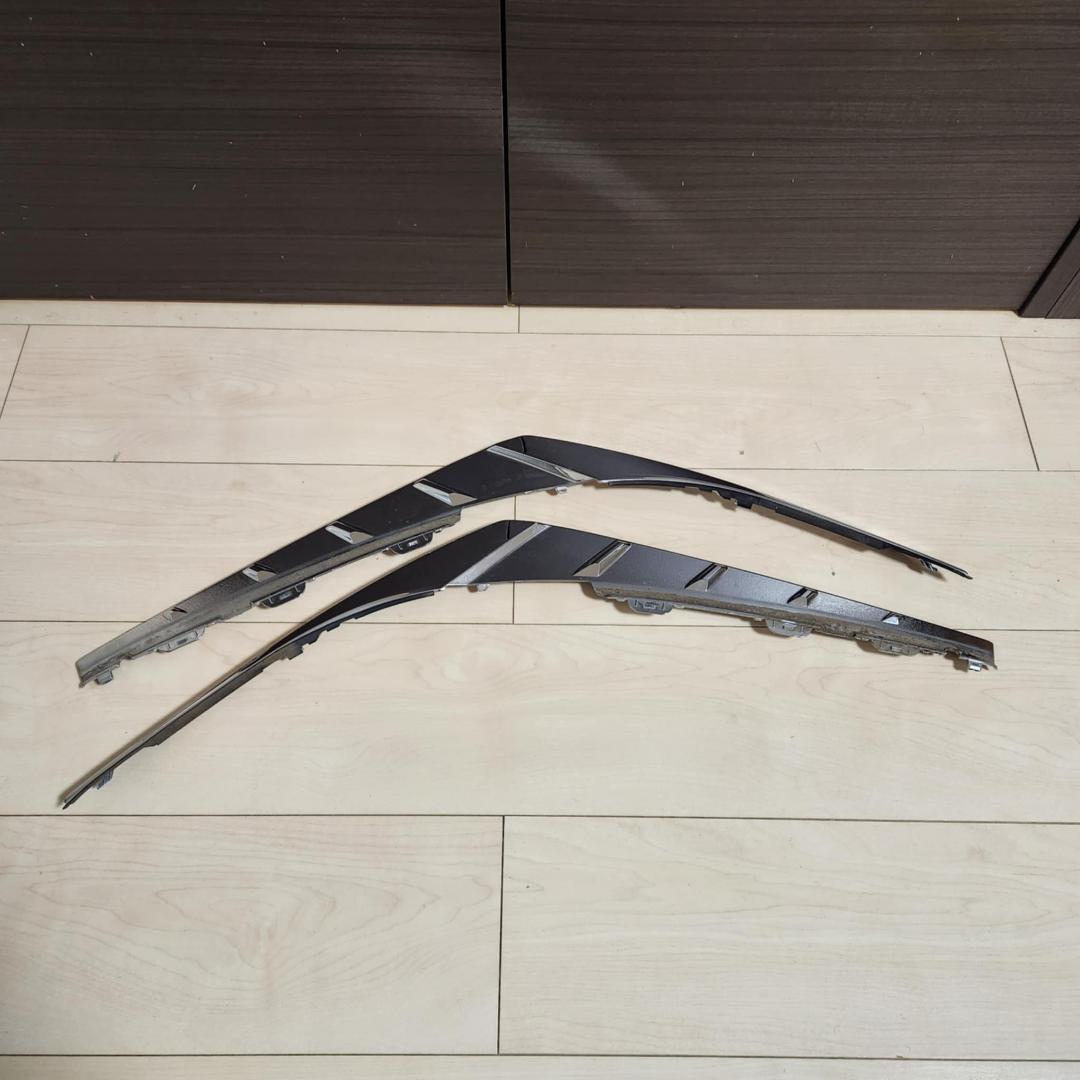 レクサス LC500/LC500h　純正ランプガーニッシュ