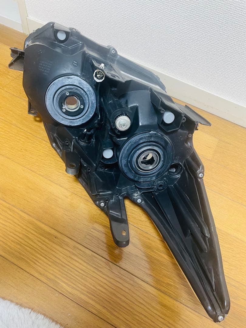 30プリウス(ZVW30) 社外 ヘッドライト 左右セット