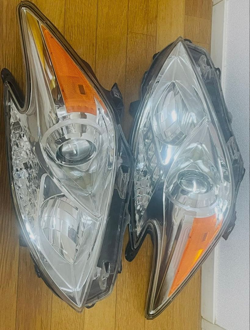 30プリウス(ZVW30) 社外 ヘッドライト 左右セット