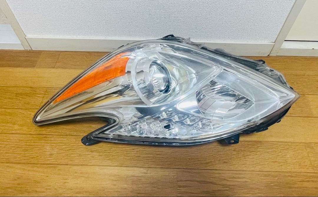 30プリウス(ZVW30) 社外 ヘッドライト 左右セット