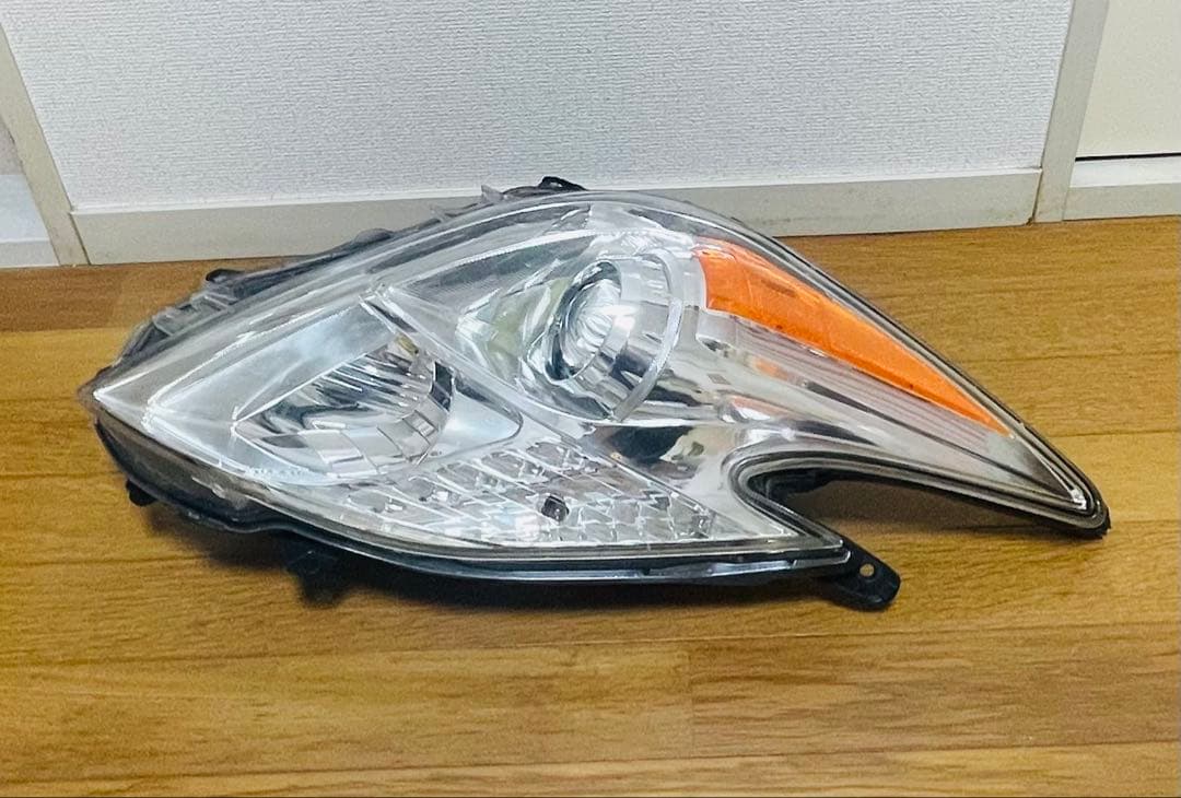 30プリウス(ZVW30) 社外 ヘッドライト 左右セット